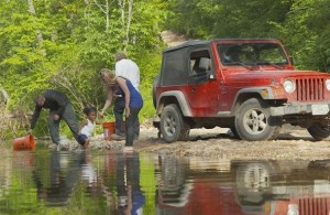 57695_collecting-creek-water_jfxeaqbh63vorhnrwcs4oomcjtncurxrbvj6lwuht2ya6mzmafma_610x457